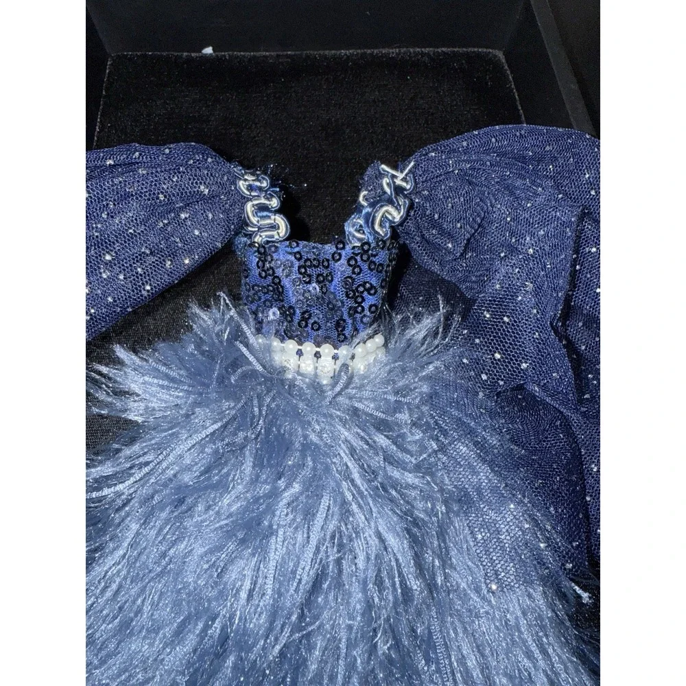 N/A dress doll